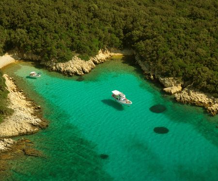 Mit Taxibooten zum Traumstrand